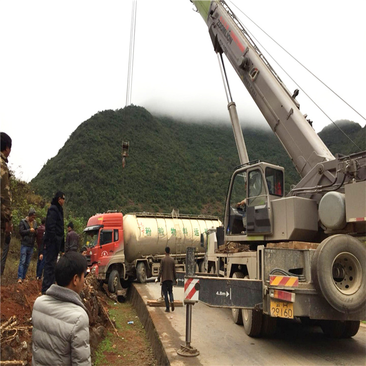 荥阳吊车道路救援24小时